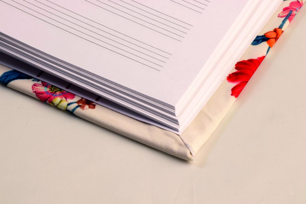 Cuaderno de música, creado para Bruk, nuestra empresa de encuadernación