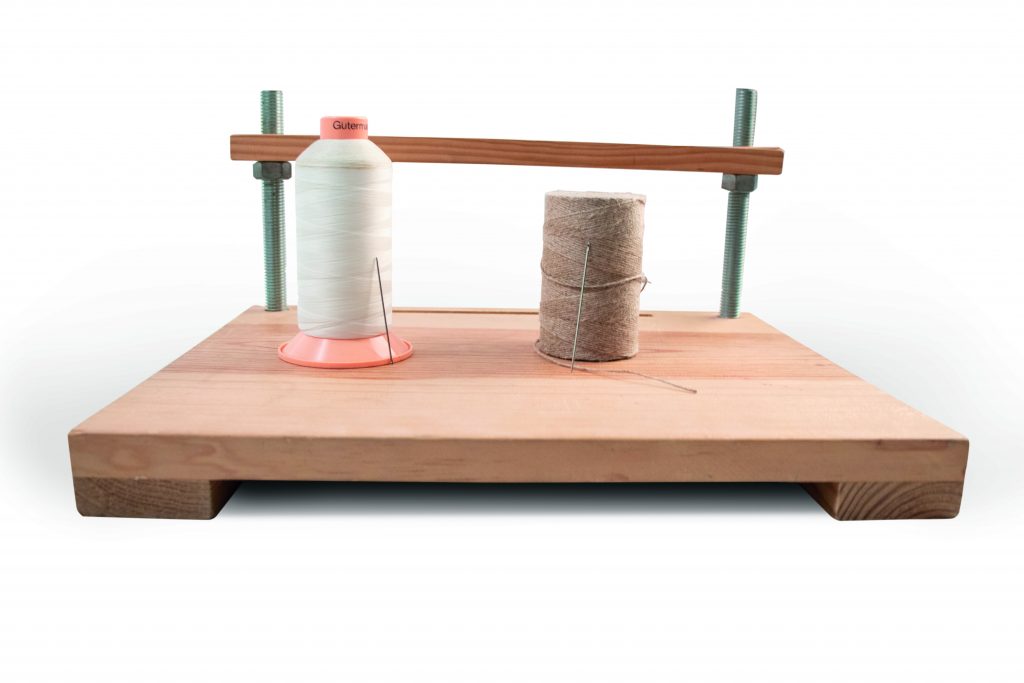 Material que usábamos para coser en Bruk encudernación artesanal