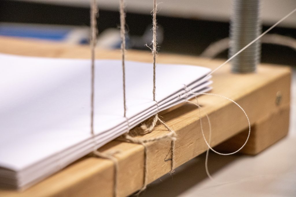 Diseños digital Proceso de la creación de un libro para Bruk encudernación artesanal